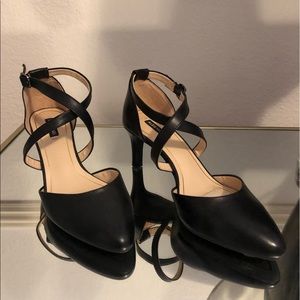 Black heels size 6